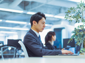 納得で売るチーム スタッフ写真